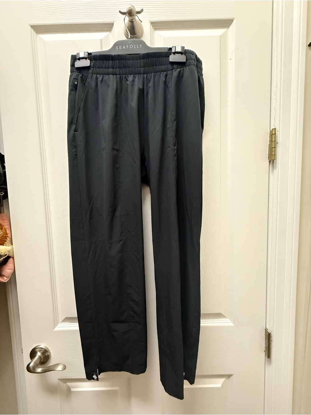 Rabbit women’s Black Lightweight Travel Pants